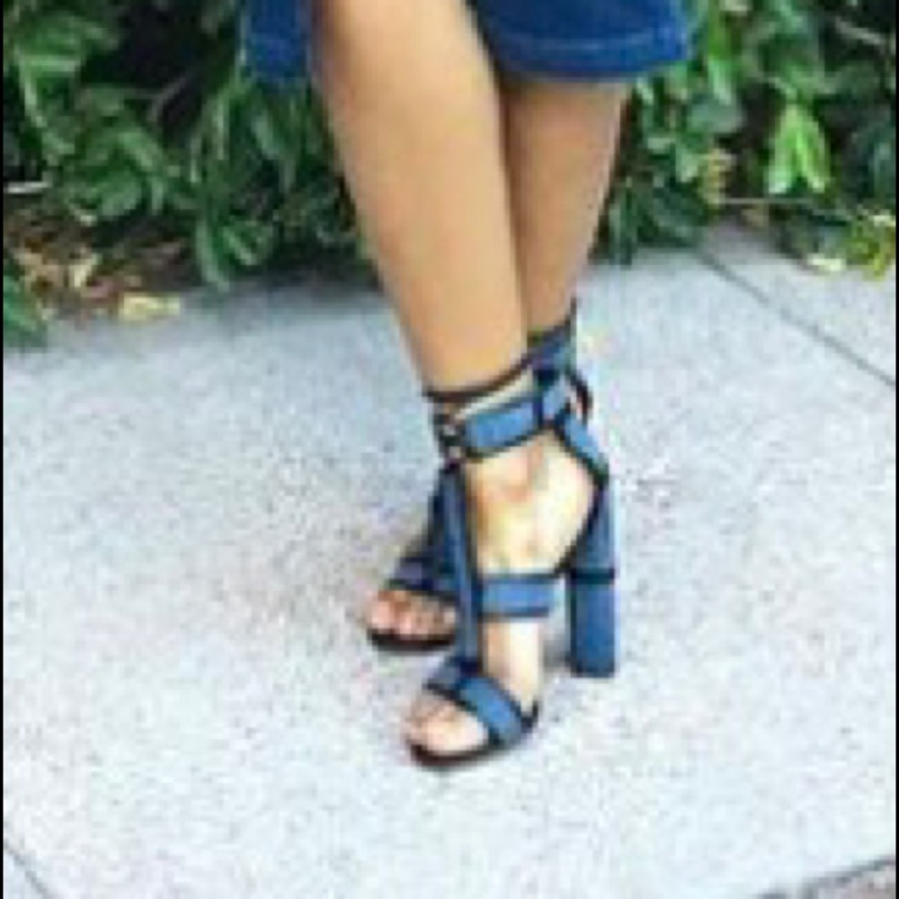 💯💥Stunning deal of Denim and leather lace up Sandals 👡 ⚡️☀️🤩💕